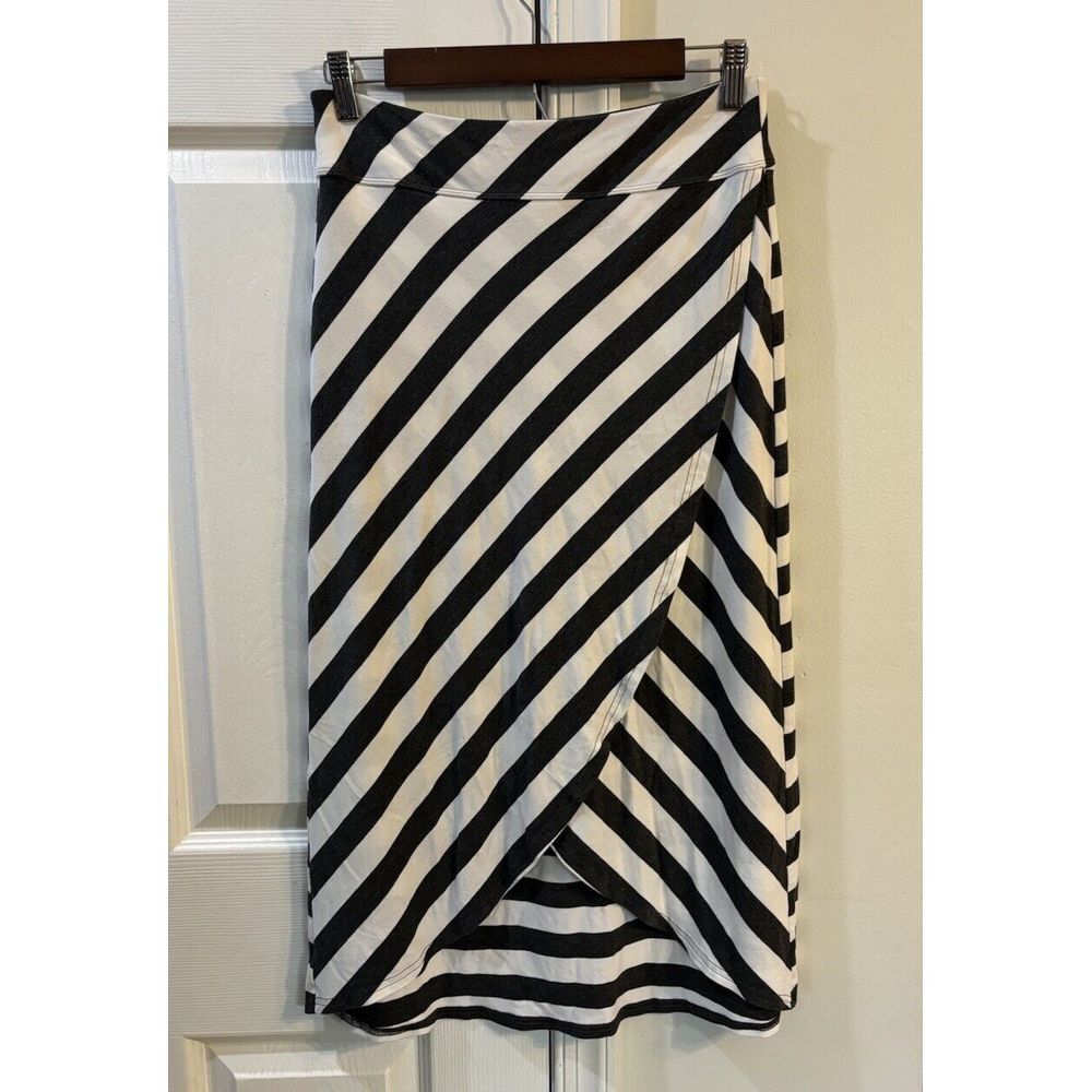 Athleta Skirt Size XS Ribbon Stripes Gray White Midi #54023